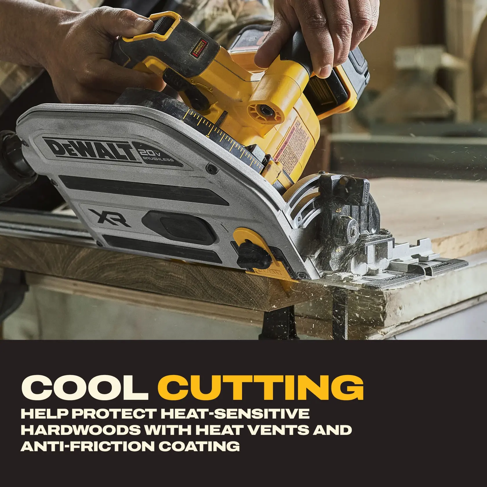 Une personne utilise une scie circulaire sans fil DEWALT 20V pour couper une pièce de bois dur, avec des copeaux et de la poussière de bois visibles. La scie possède une ventilation thermique et un revêtement anti-friction conçus pour protéger les bois durs sensibles à la chaleur. Le texte sur l'image indique : 'Cool Cutting. Help protect heat-sensitive hardwoods with heat vents and anti-friction coating.'