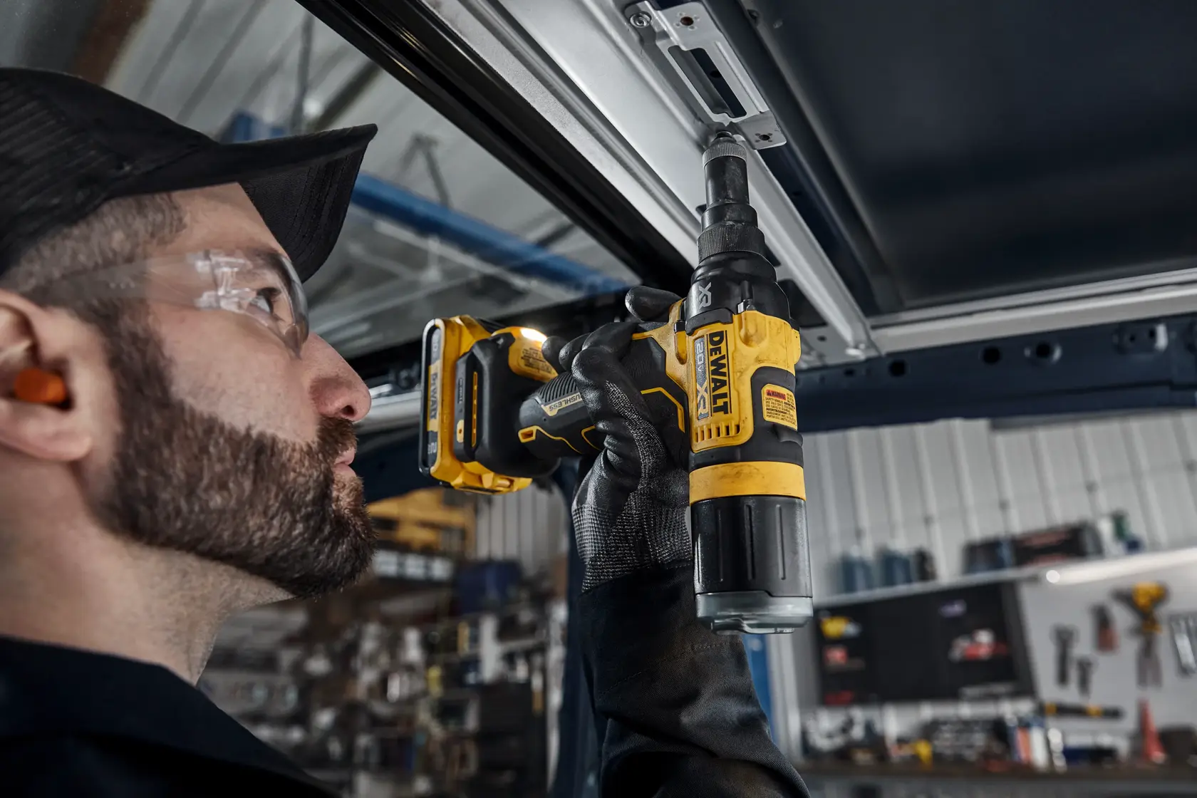 DEWALT 20V MAX* XR® 3/16 Inches Rivet Tool car roof rivet application image