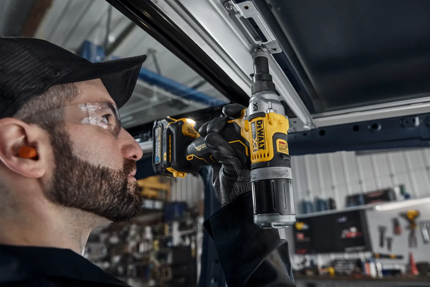 DEWALT 20V MAX* XR® 1/4 Inches Rivet Tool car roof rivet application image