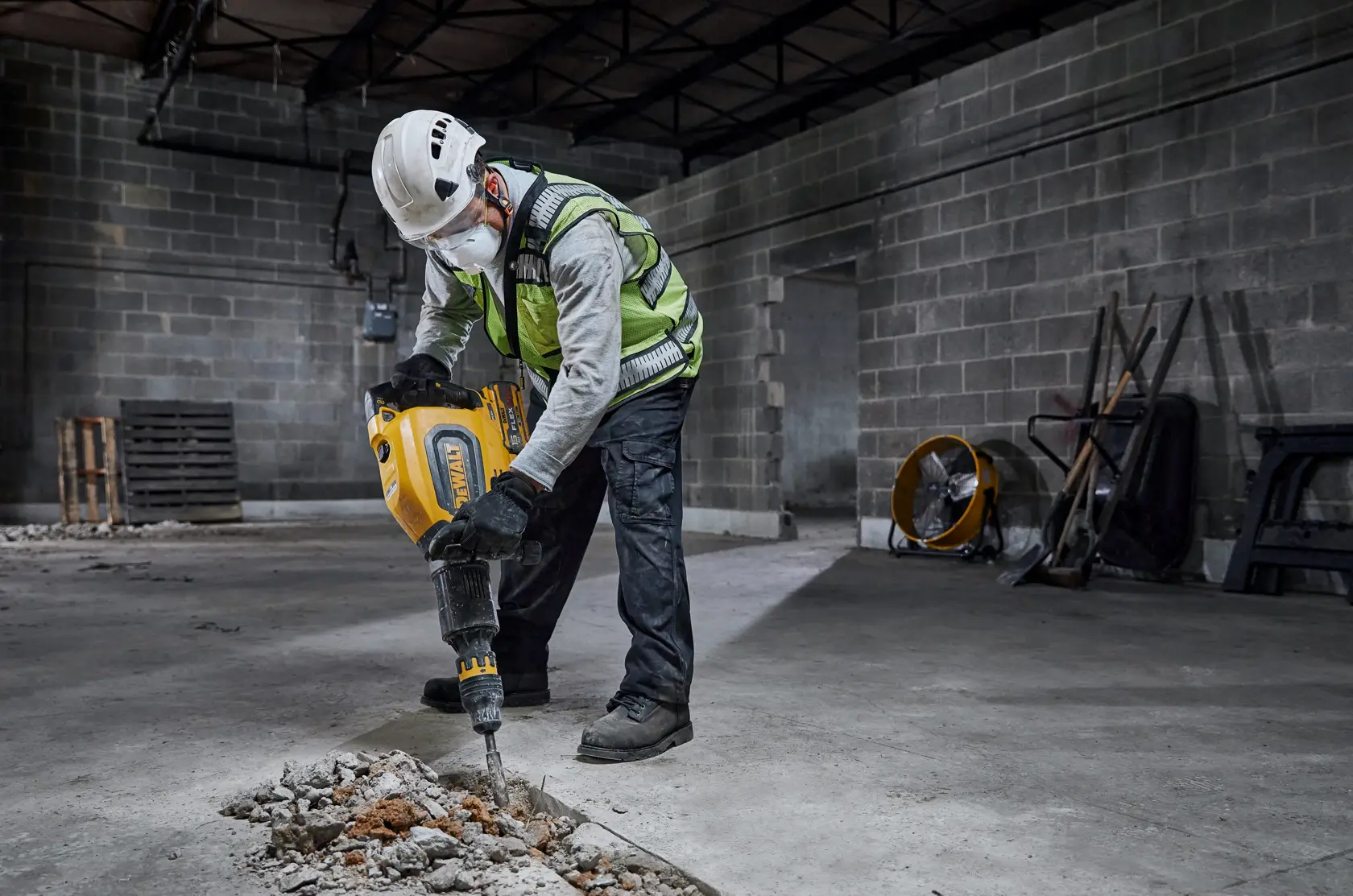 DEWALT DCH911Z2 cordless demo hammer features, chipping concrete, vibration, tool control, and product line-up shown.