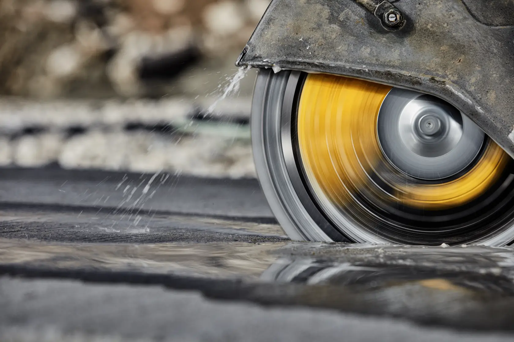 Close-up of a DEWALT steel saw blade with vents for cooling. Text highlights precise cuts and exceptional results.