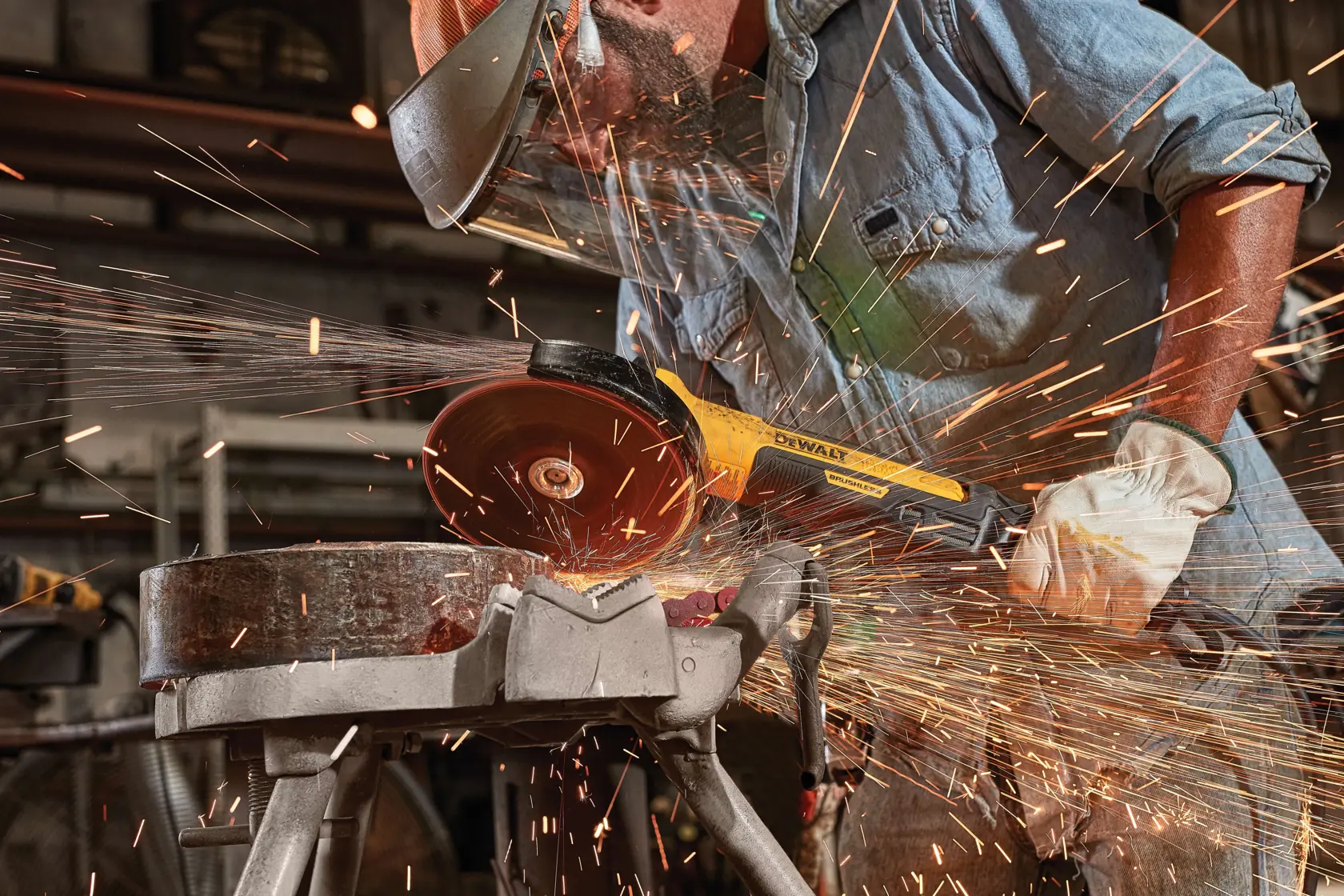 DEWALT DWE43840CN brushless small angle grinder shown with a yellow and black body. The product includes a 7-inch small angle grinder with kickback brake and no lock, a side handle, a hex key, inner and outer flange, a 7-inch type 27 guard, and a pipeline cover. Features and inclusions are listed above the image.